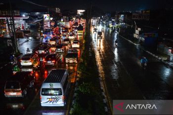 Puncak arus balik gelombang kedua di CIleunyi