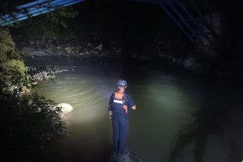 Dua wisatawan hilang karena terseret di Sungai Kalimborang Maros
