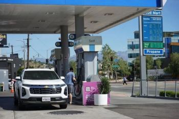 Harga Bensin AS Hampir Tembus 4 Dolar per Galon, Warga Mulai Tertekan