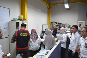 Kejari Tanjung Perak geledah PD Pasar Surya terkait dugaan korupsi
