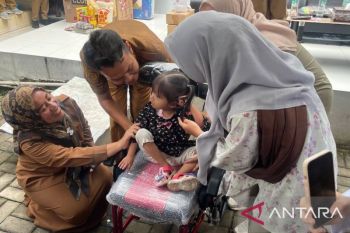 Kemensos salurkan bantuan Atensi untuk 100 KPM di Kota Serang