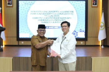 Tepat waktu, Pemkab Pasaman Barat serahkan LKPD 2025 ke BPK, Yulianto: Wujud komitmen transparansi keuangan daerah