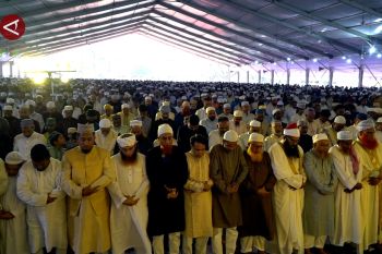 Bangladesh rayakan Idul Fitri, jemaah padati masjid dan lapangan