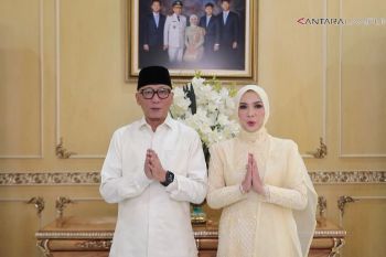 Gubernur Lampung bersama Ketua TP PKK Provinsi Lampung mengucapkan Selamat Hari Raya Idul Fitri 1447 H
