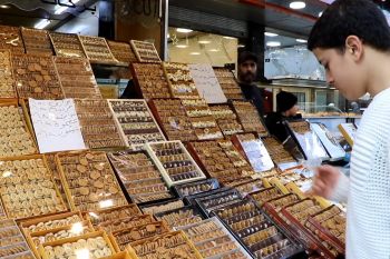 Krisis ekonomi Suriah ubah tradisi konsumsi kue Lebaran