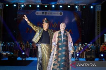 Riuh "event" menenun wisata