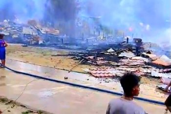 Kebakaran di Lawang Kamah Kapuas hanguskan 14 rumah