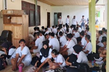 Puluhan peserta calon Paskibraka Kapuas jalani tes kesehatan