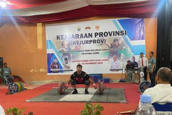 Empat lifter Jambi ikuti kejuaraan angkat besi di Bandung