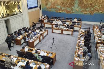 Komisi VII rapat dengan Menpar bahas dampak mudik-geopolitik ke wisata