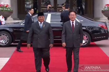 Presiden Korsel Lee Jae Myung sambut kunjungan Prabowo