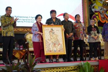 BRIN dan Menkum serahkan sertifikat HKI ke seniman Bali