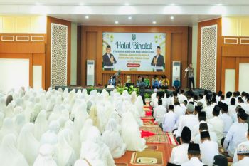 Bupati HSU hadiri halal bihalal bersama calon jamaah haji