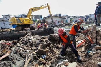 Pemkot Surabaya integrasikan saluran air ke rumah pompa tangani banjir