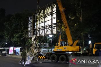 Pemkot Bandung gencarkan penertiban reklame ilegal