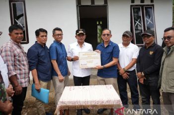 Pemkab Solok serahkan enam unit huntap korban bencana hidrometeorologi