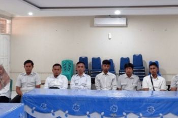 Kasubag TU berikan pengarahan kepada PPPK baru Kantor Pertanahan Pasaman