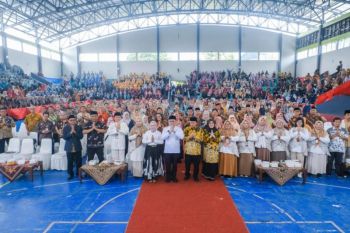 Peran strategis guru, transfer ilmu dan membentuk karakter