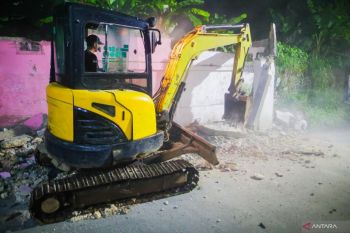 Pemkot Bogor tertibkan bangunan liar urai kemacetan jalur alternatif