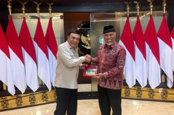 Perkuat sinergi pusat-daerah, Gubernur Mahyeldi audiensi dengan Menko Polkam