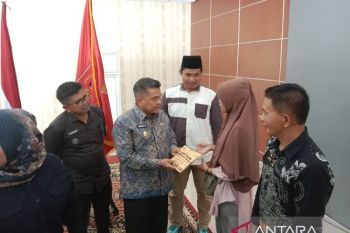 Kemensos salurkan bantuan korban bencana hidrometeorologi di Agam Rp11,70 miliar