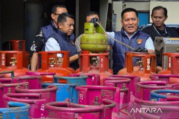 Polda Jateng ungkap pengoplos LPG bersubsidi, untung puluhan juta perhari