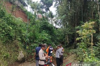 BPBD tangani bencana longsor-angin kencang di Tulungagung