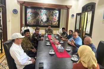 Darmizal dampingi delapan ketua ormas bertemu Jokowi di Solo