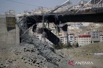 13 orang tewas akibat serangan AS di jembatan Iran