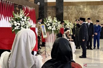 Presiden Prabowo beri penghormatan tiga prajurit TNI yang wafat di Lebanon