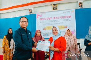 PTPN IV PalmCo Dorong Kemandirian Ekonomi Perempuan Melalui Pengolahan Limbah Sawit