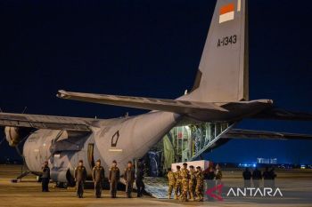 Dua pesawat TNI AU antar jenazah prajurit gugur dari Lebanon ke daerah asal
