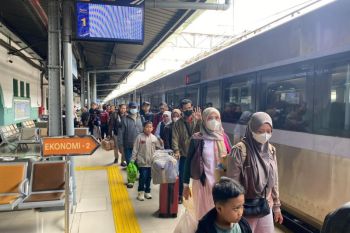 Sebanyak 44 ribu penumpang kereta tiba di Jakarta