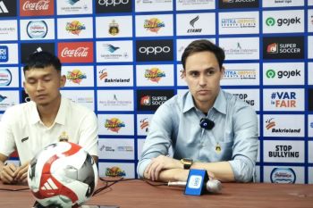 Pelatih Bhayangkara puji Sidibe sebagai bintang besar