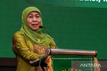 Khofifah mengajak Muslimat NU di NTB ikut cegah pernikahan dini