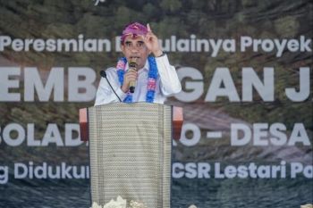 Anwar Hafid ajak warga aktifkan Siskamling lawan narkoba