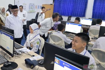 Mendikdasmen semangati peserta TKA SMP dan beri strategi kerjakan soal