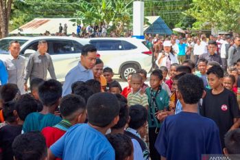 VP Gibran reviews revitalized elementary school in Kupang