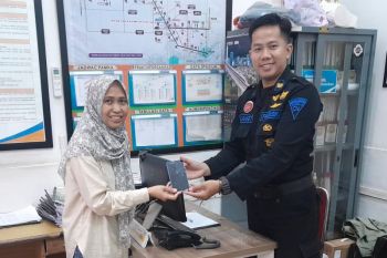 KAI kembalikan barang tertinggal milik penumpang angkutan lebaran senilai Rp106,56 juta