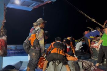 Tim SAR gabungan evakuasi nelayan hilang di laut sekitar PGN Pertamina Lampung Timur