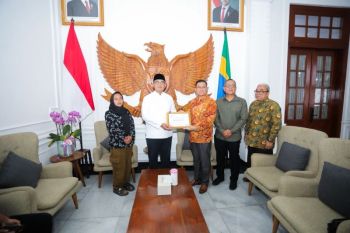 Pemkot Bandung beri santunan untuk korban meninggal dunia akibat pohon tumbang