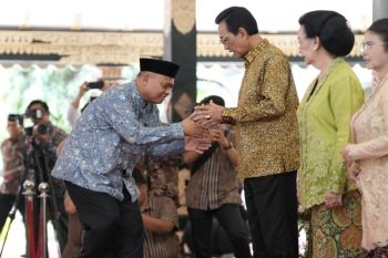 Gubernur DIY ajak masyarakat mawas diri dalam mengambil kebijakan &nbsp;