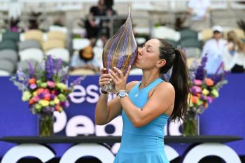 Dominasi Pegula Berlanjut, Gelar Kedua Berturut-Turut di Charleston