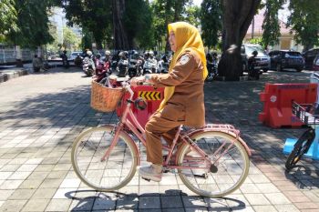 Pejabat eselon II Mataram mulai  menggunakan sepeda efisiensi BBM