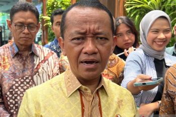 Bahlil rapat dengan swasta cari formulasi harga BBM nonsubsidi