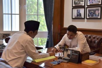 Seskab Teddy-Mensos bahas Sekolah Rakyat hingga akurasi bansos