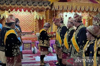 Ketua DPRD Hafiz Fattah Terima Gelar Adat Adipati Utamo Setyo Puro dari LAM Jambi