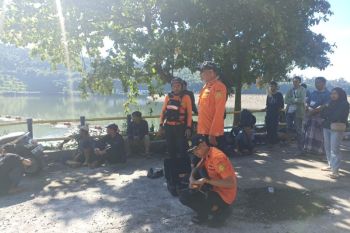 Tim SAR memperluas pencarian remaja hanyut di Air Terjun Lombar