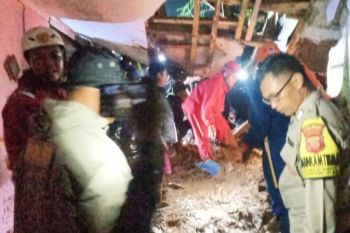 Satu korban masih tertimbun longsor di Mekar Rahayu Sumedang