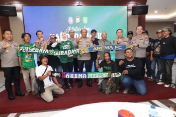 Kapolda Jatim ajak Aremania-Bonek jaga kamtibmas